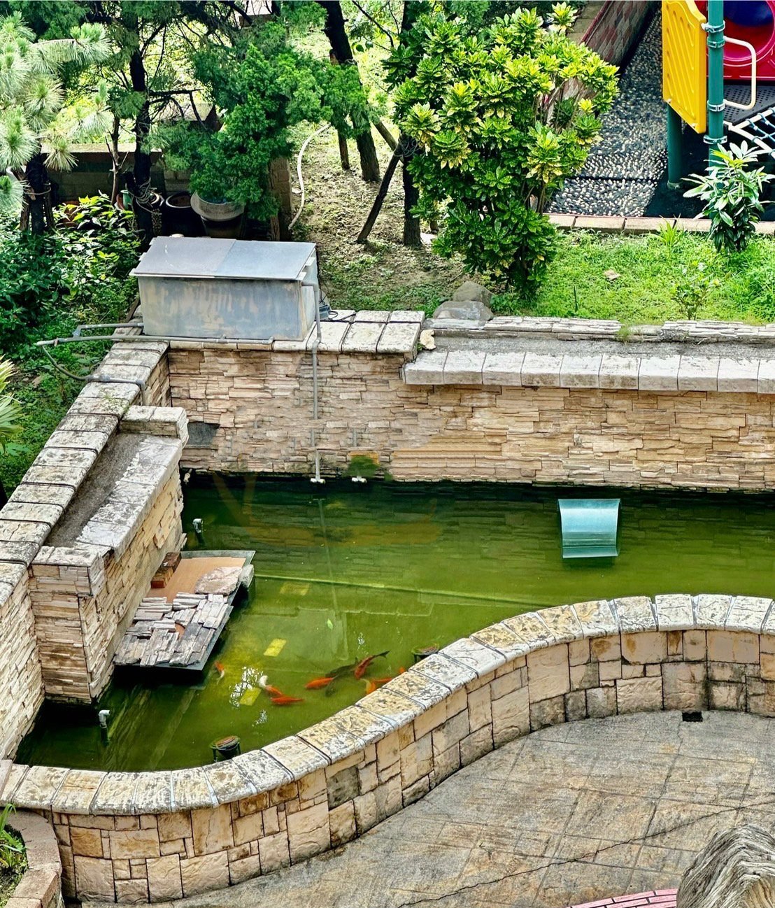 ”池　殺菌灯”