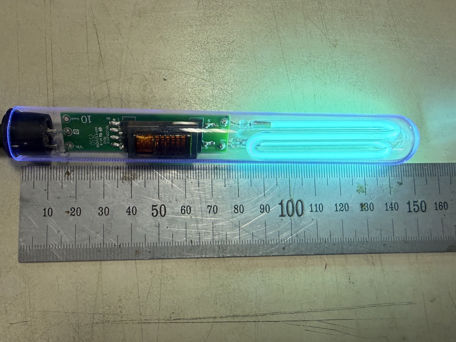 "コンパクト冷陰極殺菌ランプインバーター内蔵"